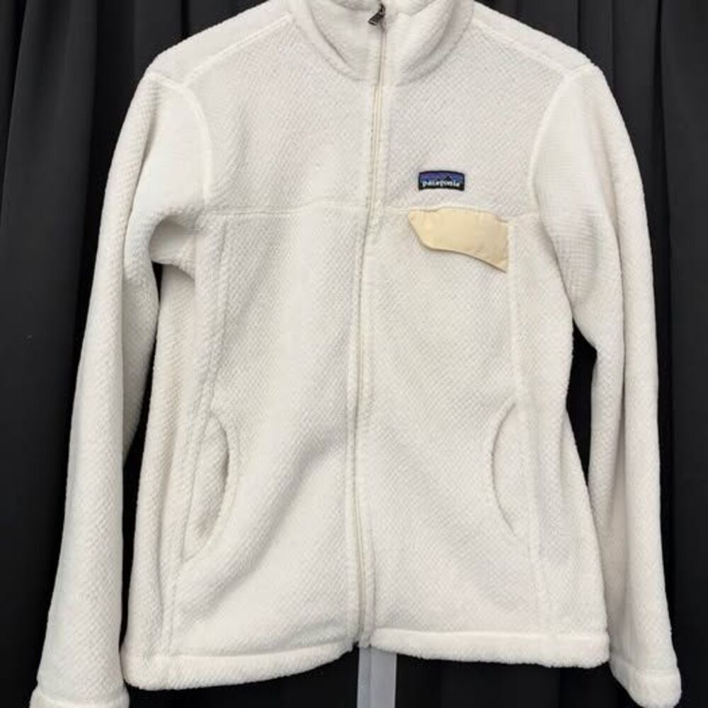 Patagonia Women’s zip up Synchilla jacket- size Medium